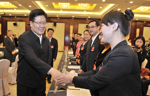 張春賢參加昌吉州代表團審議