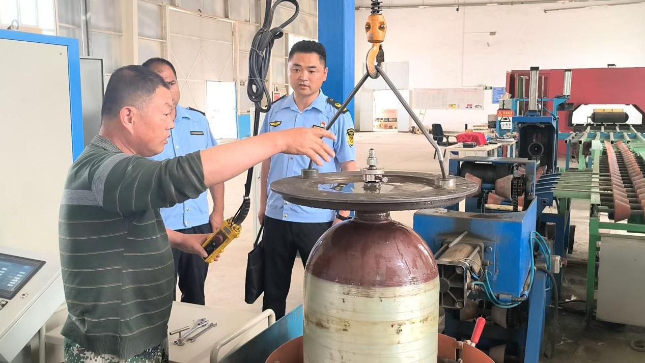 用好黨建引領“指揮棒” 織密特種設備氣瓶安全“檢查網”