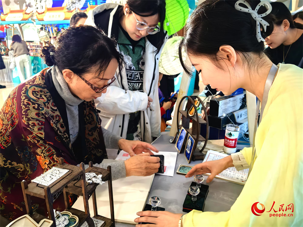 文化創意集市現場。人民網記者 韓婷攝 