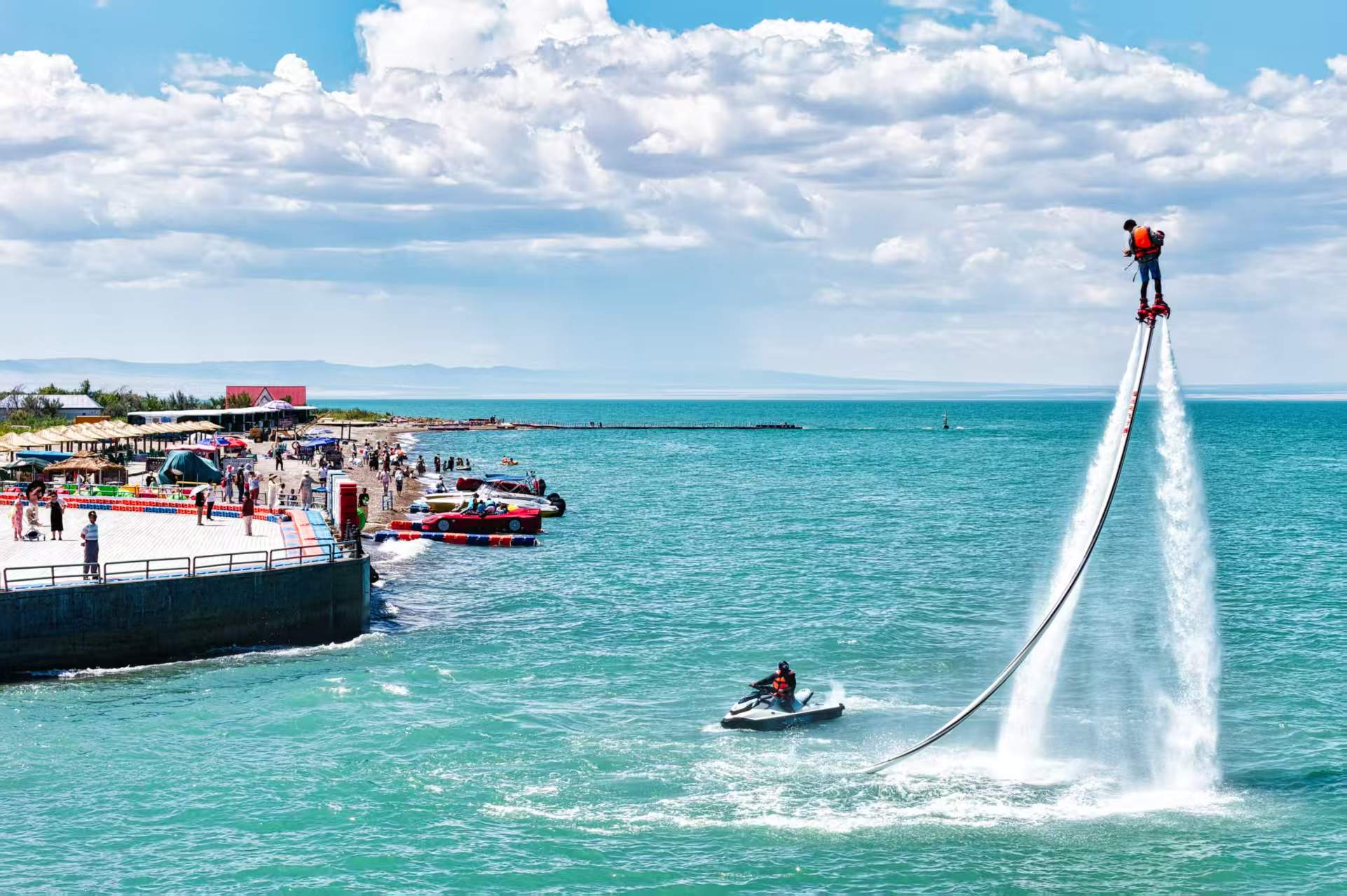 人民日報海外版看新疆丨大美新疆今更美