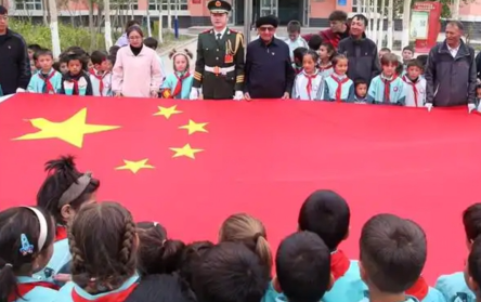 國旗一飄,就知道國家在身后！